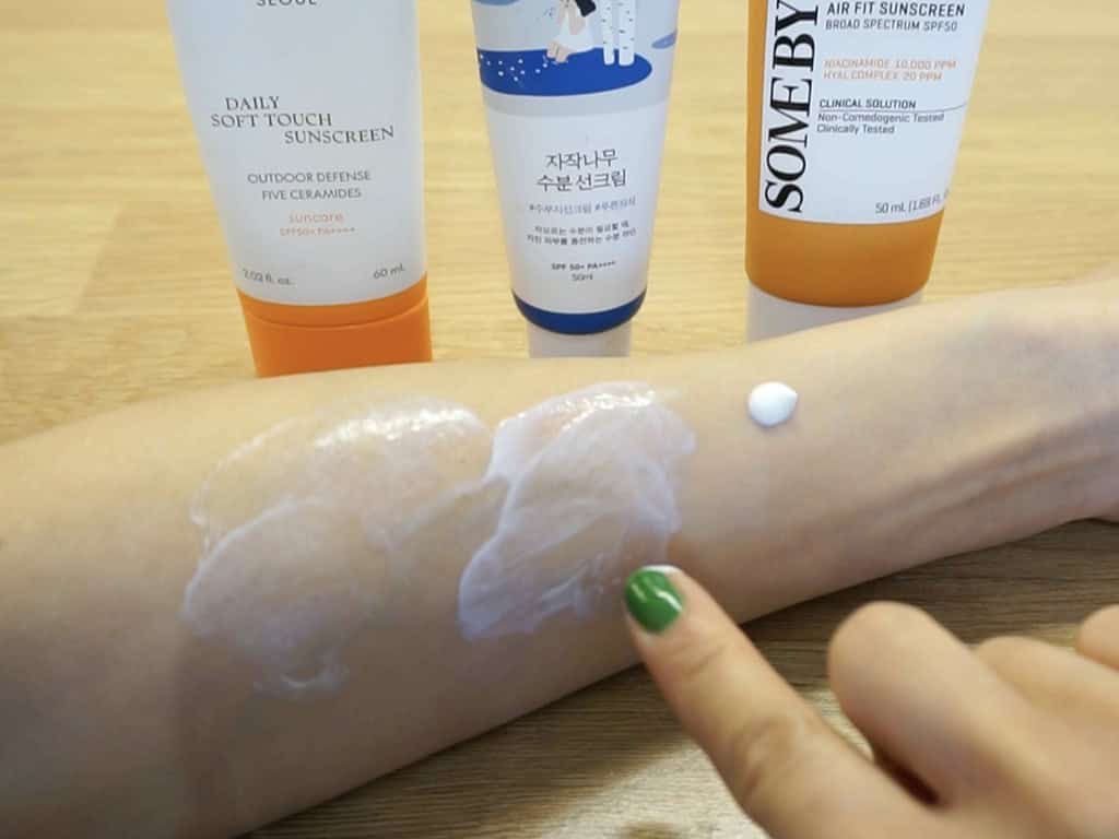 Round Lab Birch Juice Moisturizing Sunscreen_application_1200x1600