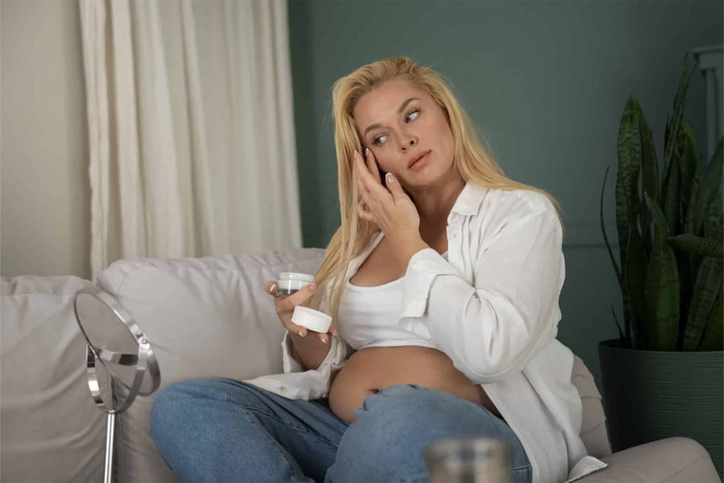 Skincare-for-Pregnant-Women_Hero-Image_1200x800